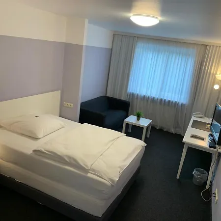 U. + Szálloda 3*